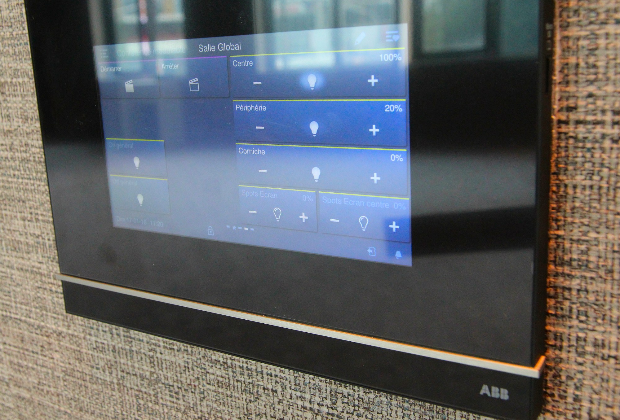 pix-marriott-touchscreen
